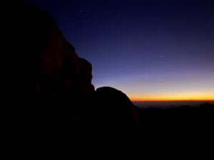 colores en la noche en Monte Sinai Egipto kkarolina